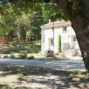  Hébergement de vacances Domaine Des Ayasses, 5 Hébergements Indépendants Au Coeur De La Forêt Et De La Nature
